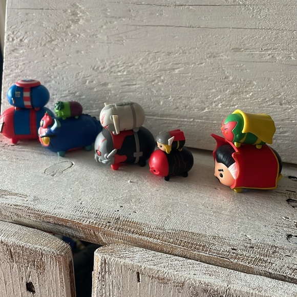 DISNEY Avengers & Villains, including Spider-Man & Thor Tsum Tsum Vinyl Figures - Picture 6 of 8